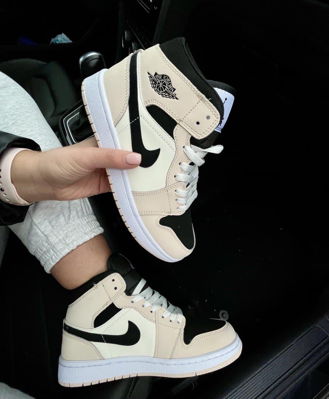 

Женские кроссовки Nike Air Jordan 1 Retro High Beige Black / Найк Аир Джордан Ретро 1 Высокие Бежевые Черные, Бежевый