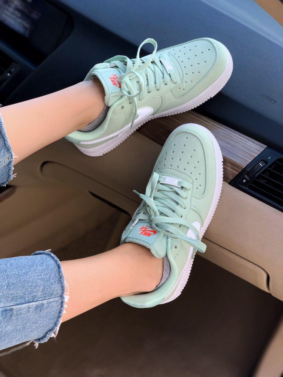 

Женские кроссовки Nike Air Force 1 Low Mint / Найк Аир Форс 1 Лоу Белые Мятные 38