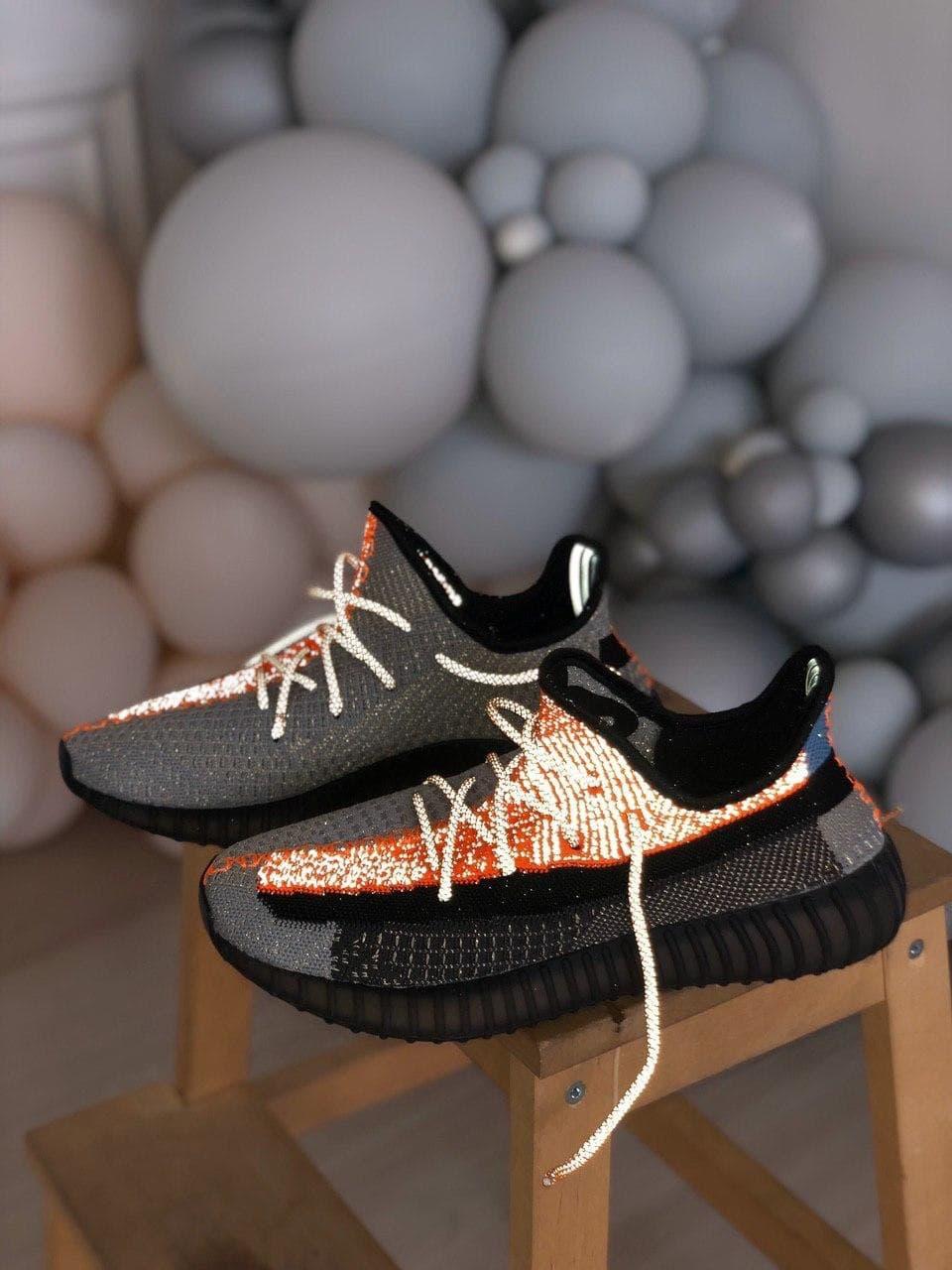 

Мужские кроссовки Adidas Yeezy Boost 350 v2 Black Orange Reflective / Адидас Изи Буст 350 в2 Черные Рефлектив, Оранжевый