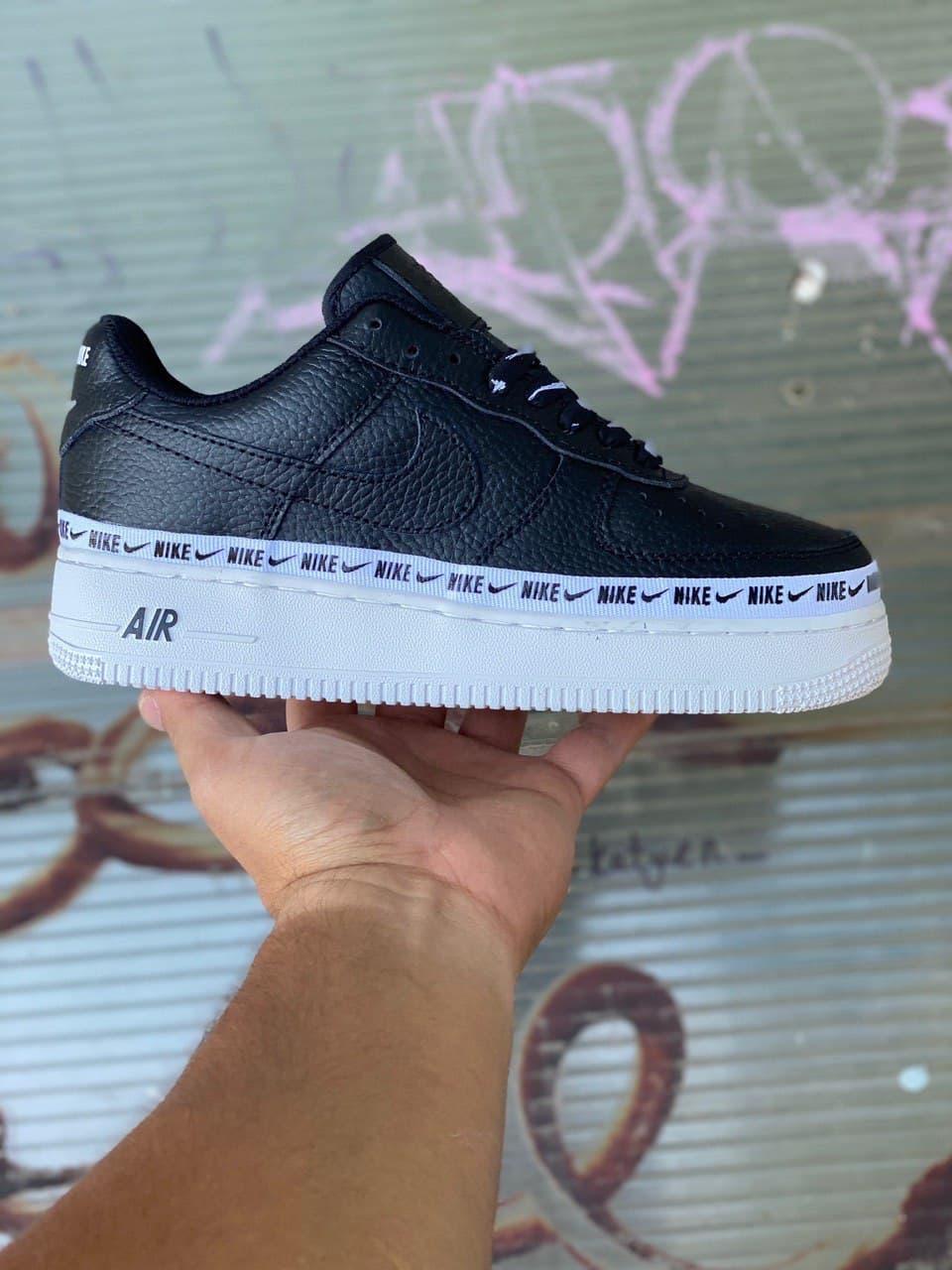 

Женские кроссовки Nike Air Force 1 07 SE Premium Black / Найк Аир Форс 1 07 Премиум Черные, Черный
