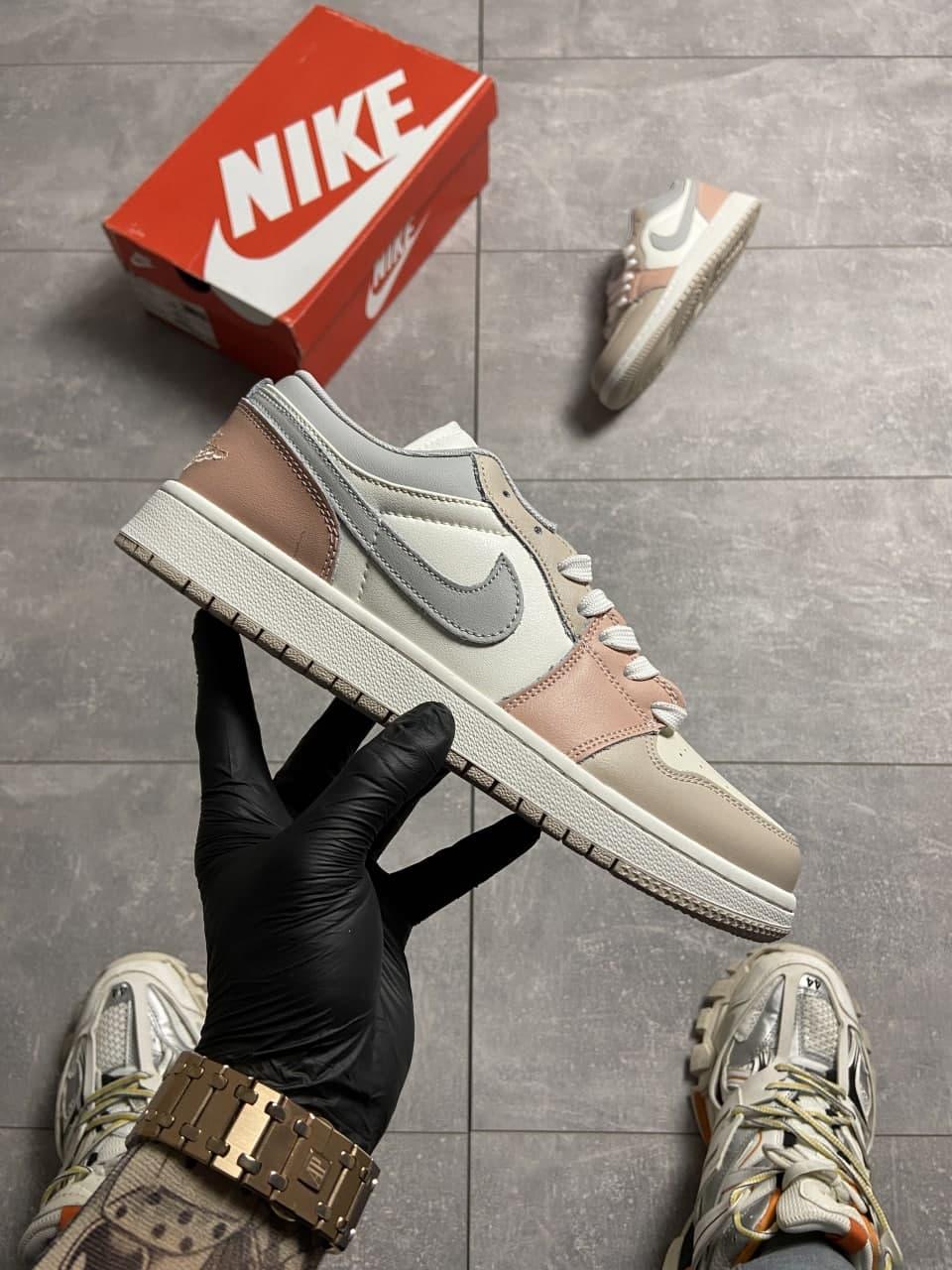 

Женские кроссовки Nike Air Jordan 1 Low Beige / Найк Аир Джордан 1 Лоу Бежевые 41, Бежевый