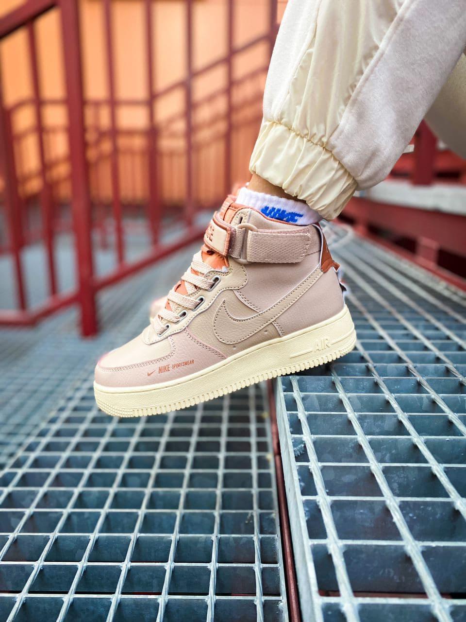 

Женские кроссовки Nike Air Force 1 High Utility Pink / Найк Аир Форс 1 Высокие Розовые 39, Розовый