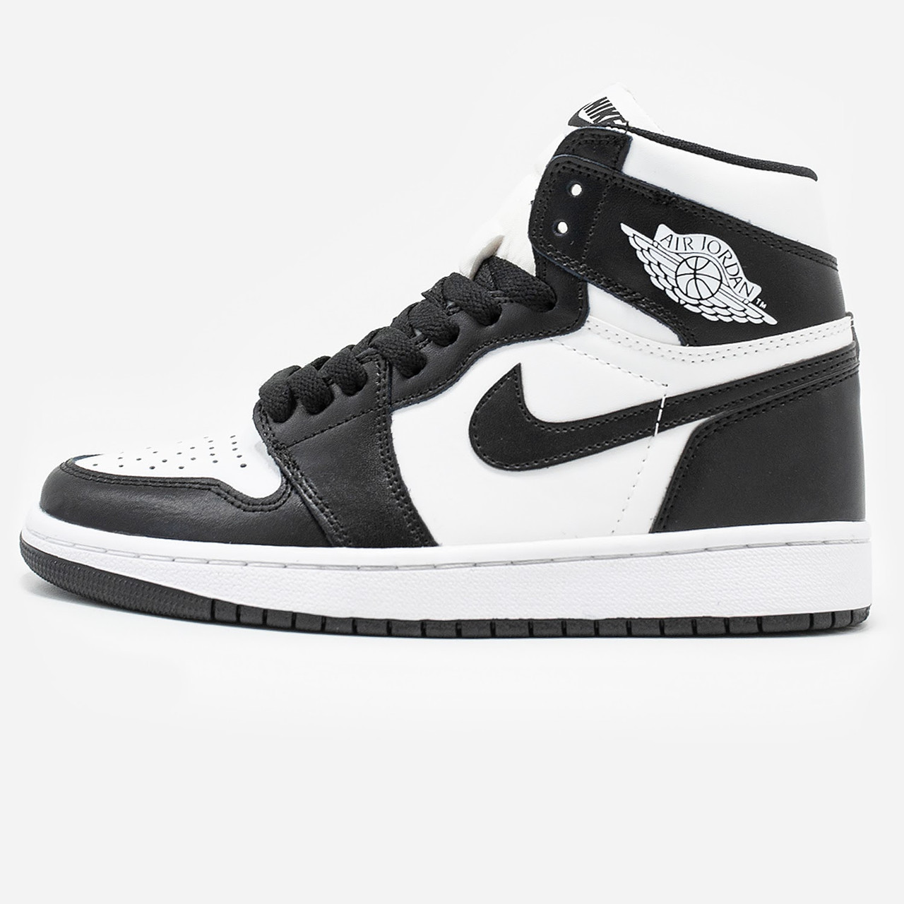 

Женские кроссовки Nike Air Jordan Retro 1 Black White / Найк Аир Джордан Ретро 1 Черные Белые 37, Фиолетовый