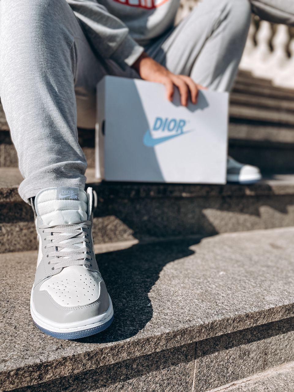 

Кроссовки JORDAN 1 RETRO HIGH DIOR 45