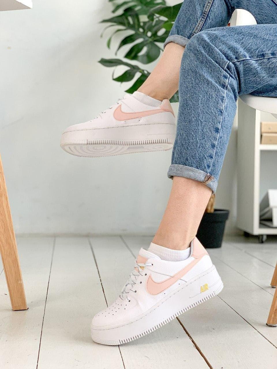 

Женские кроссовки Nike Air Force 1 Sage Low White Pink Reflective / Найк Аир Форс 1 Белые Розовые, Белый