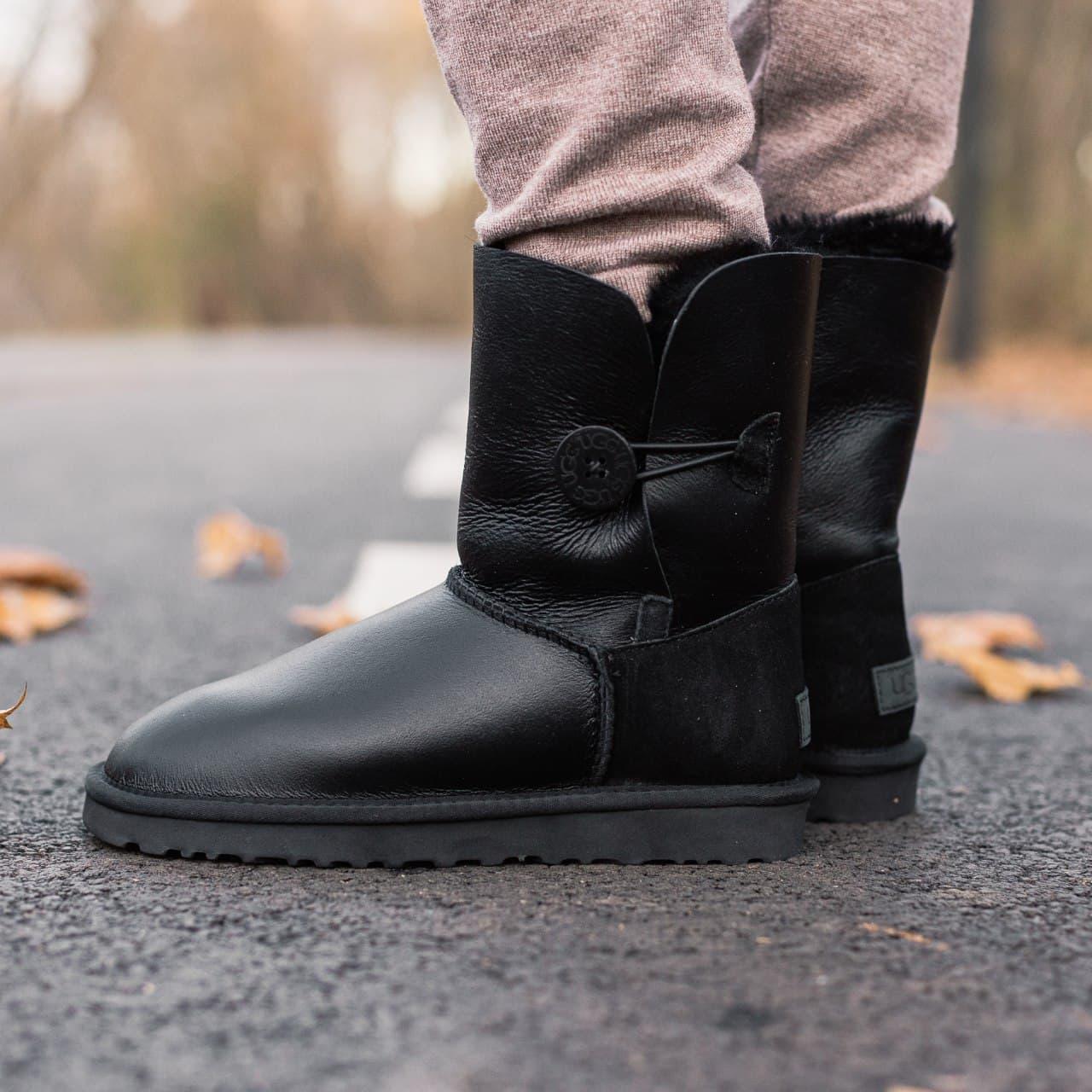 

Женские зимние сапоги UGG Bailey Button Boot Black / Угги Мини Бэйли Баттон Черные 38