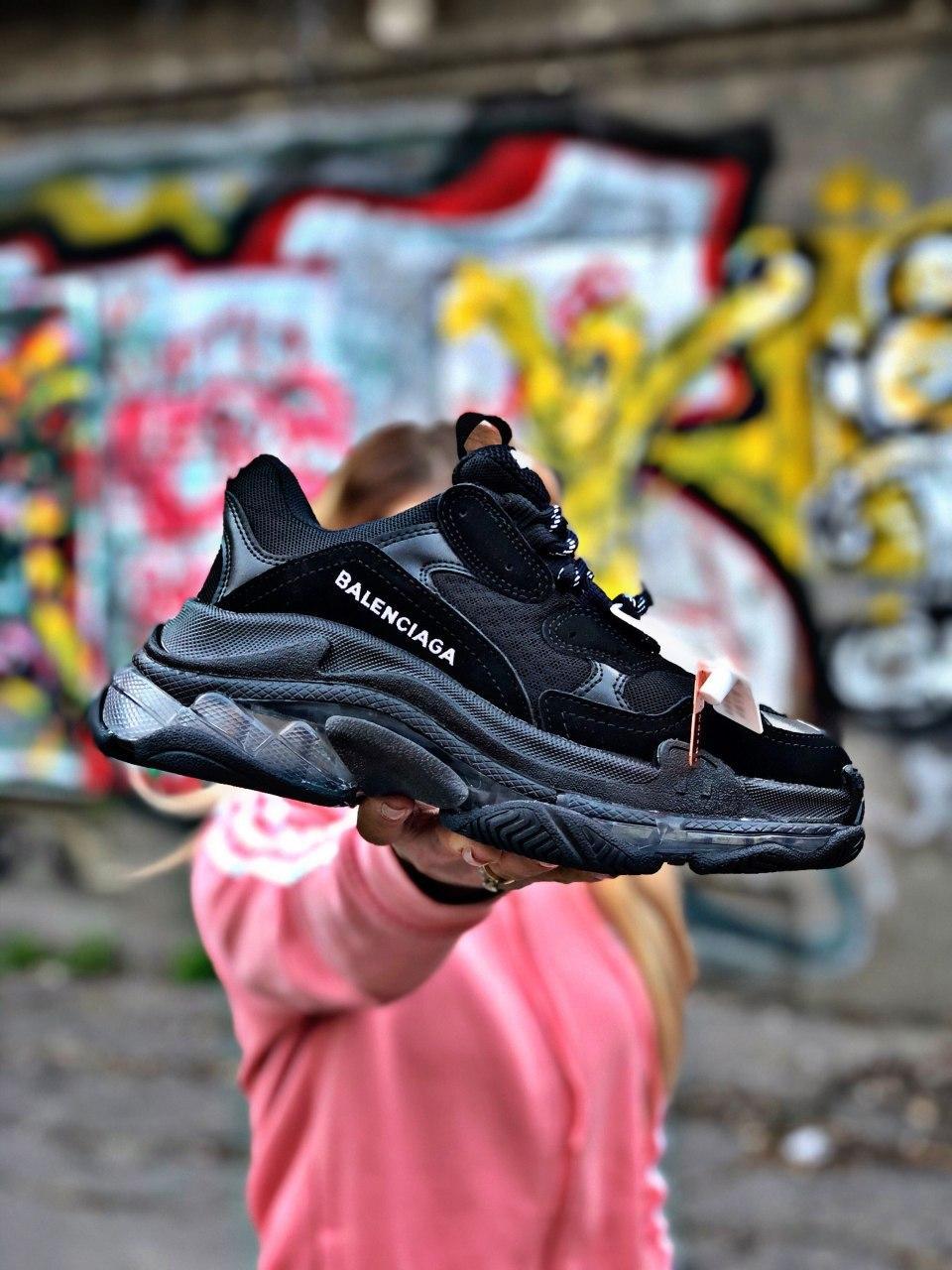 

Женские кроссовки Balenciaga Triple S Black / Баленсиага Трипл С Черные 38, Черный