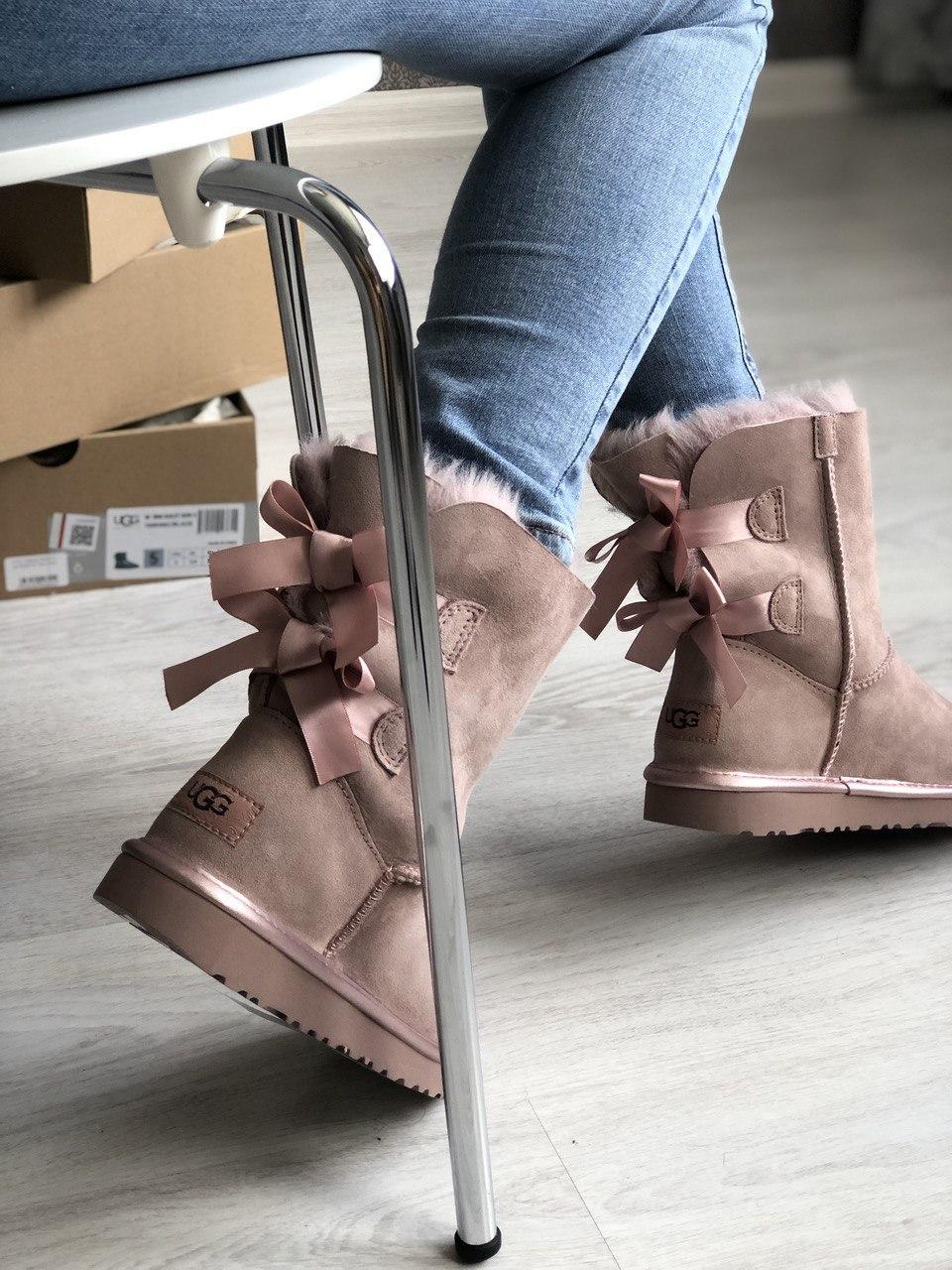 

Женские зимние сапоги UGG Bailey Bow Pink / Угги Розовые 38