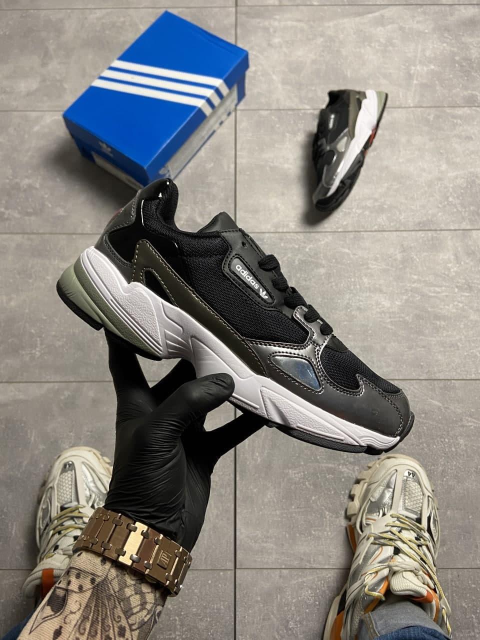 

Женские кроссовки Adidas Falcon Black Lacquered / Адидас Фалкон Черные Лакированные 40, Черный