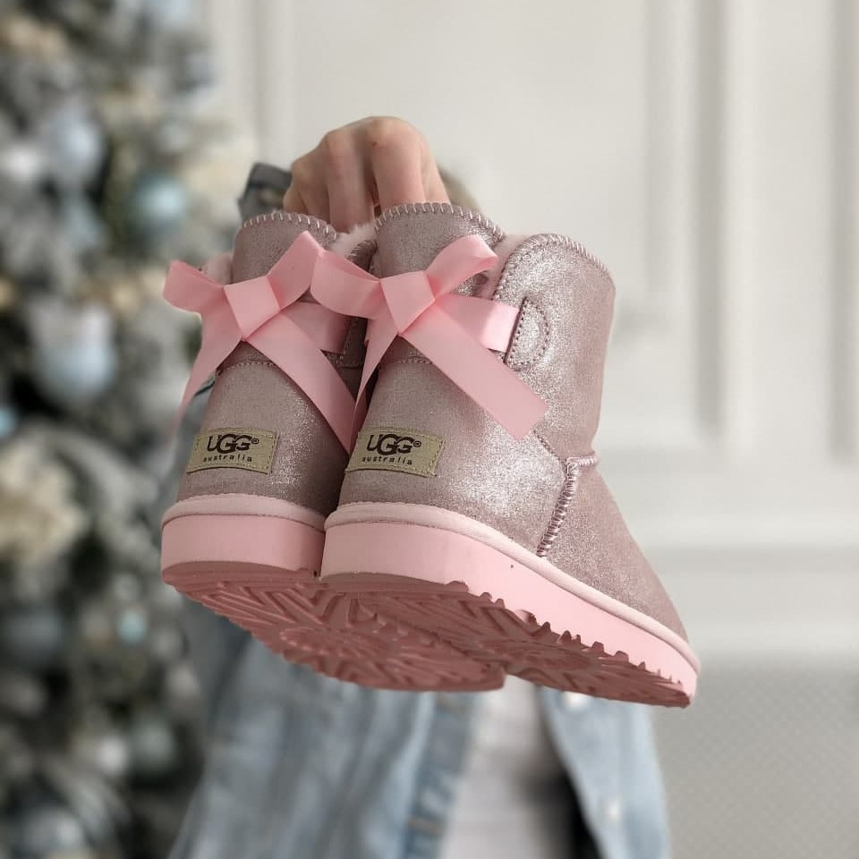 

Женские зимние сапоги UGG Mini Bailey Bow Pink / Угги Мини Бэйли Боу Розовые