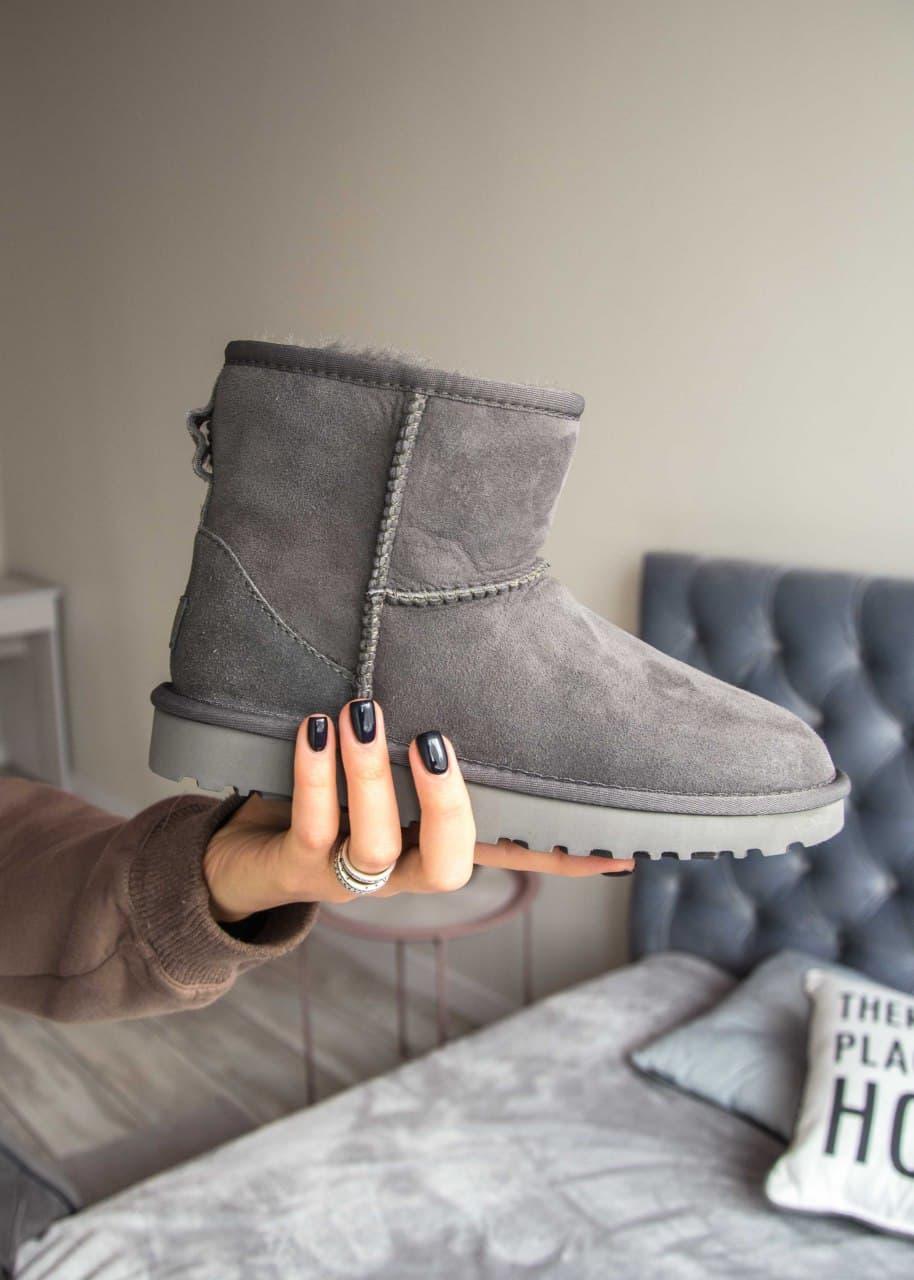 

Женские зимние сапоги UGG Classic Mini Grey / Угги Классик Мини Серые 39