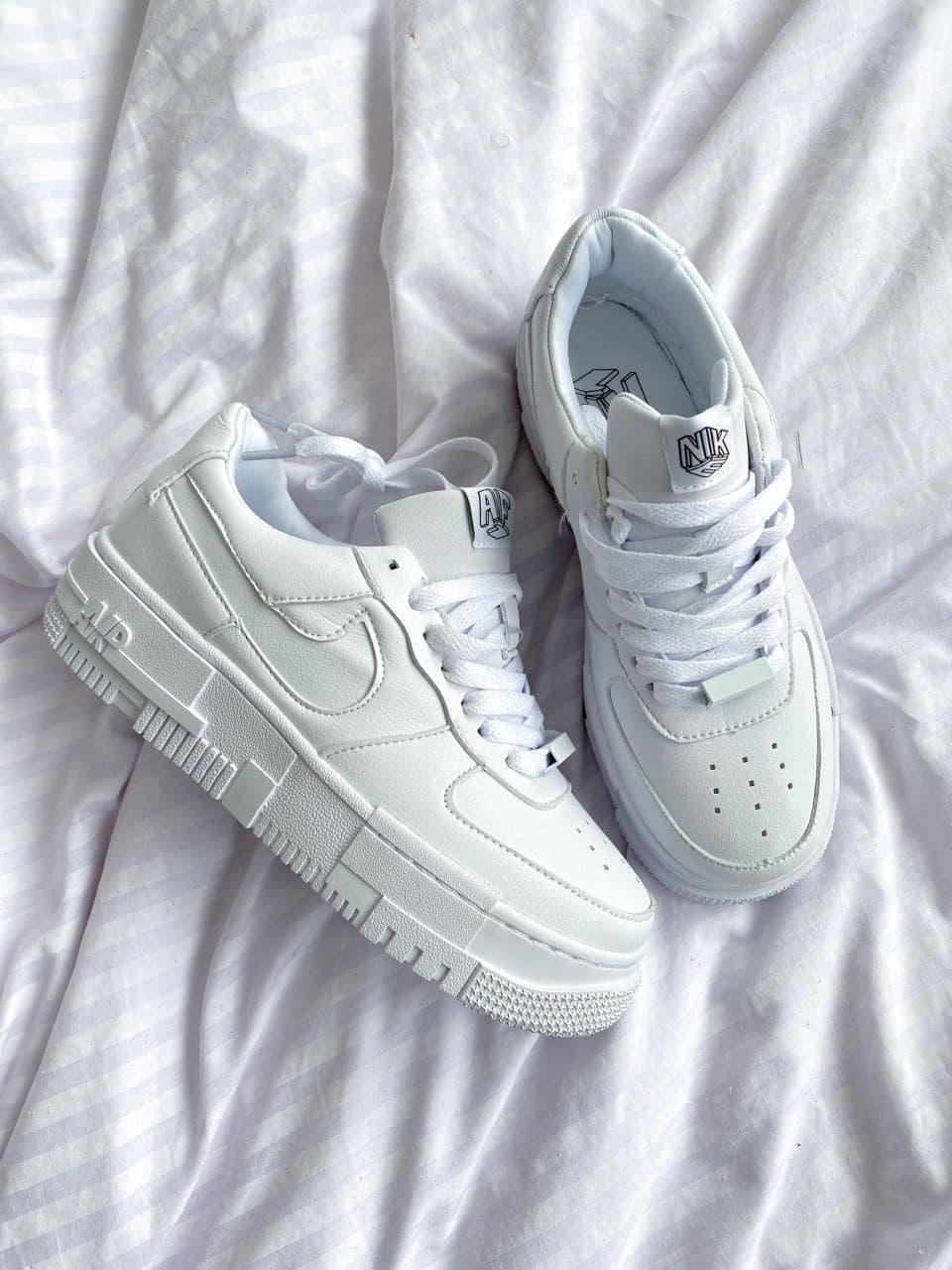 

Женские кроссовки Nike Air Force 1 Pixel White / Найк Аир Форс 1 Пиксель Белые, Белый