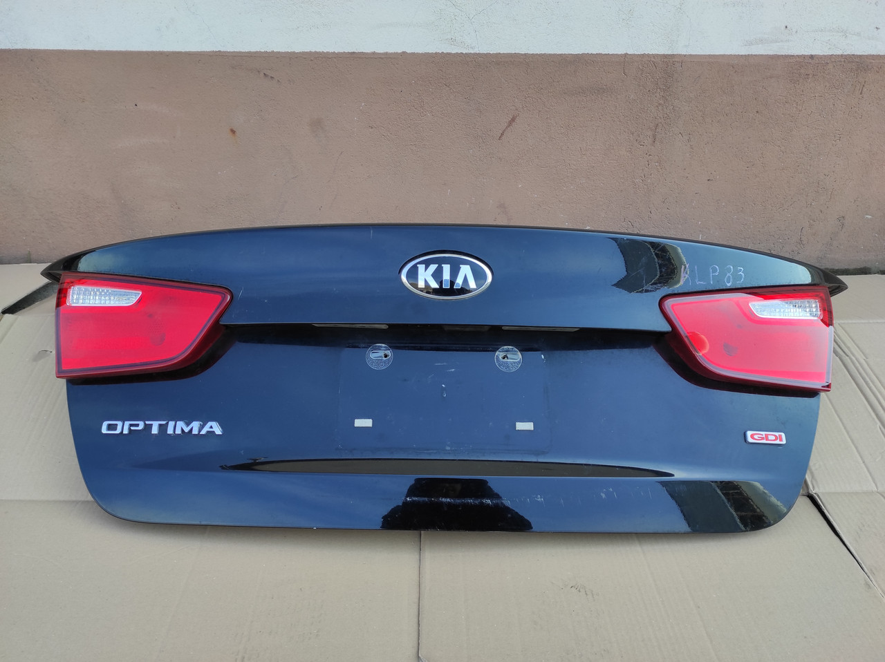 

Kia Optima III 10-15 крышка багажника в сборе