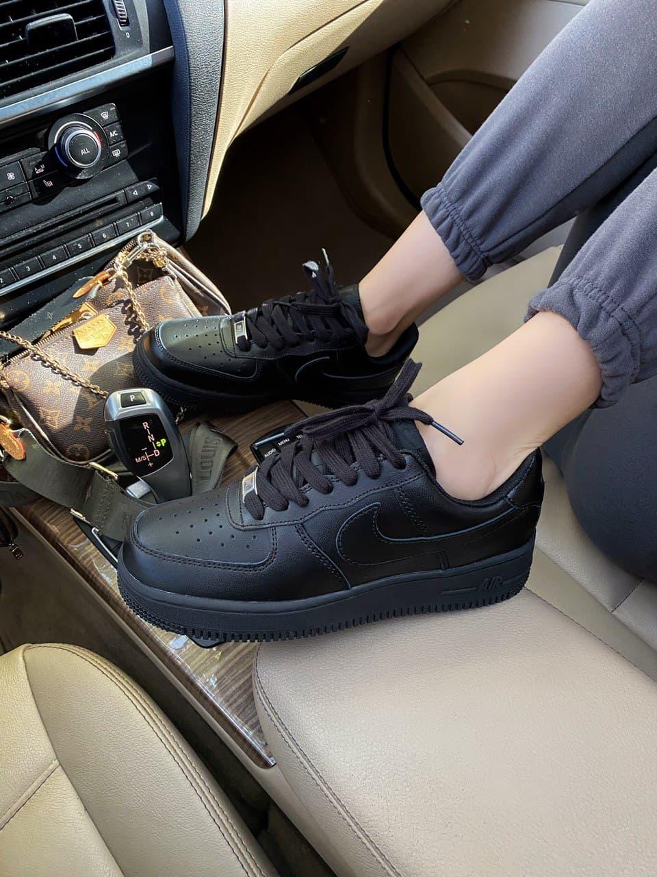 

Женские кроссовки Nike Air Force 1 classic Black / Найк Аир Форс 1 Черные 38, Черный