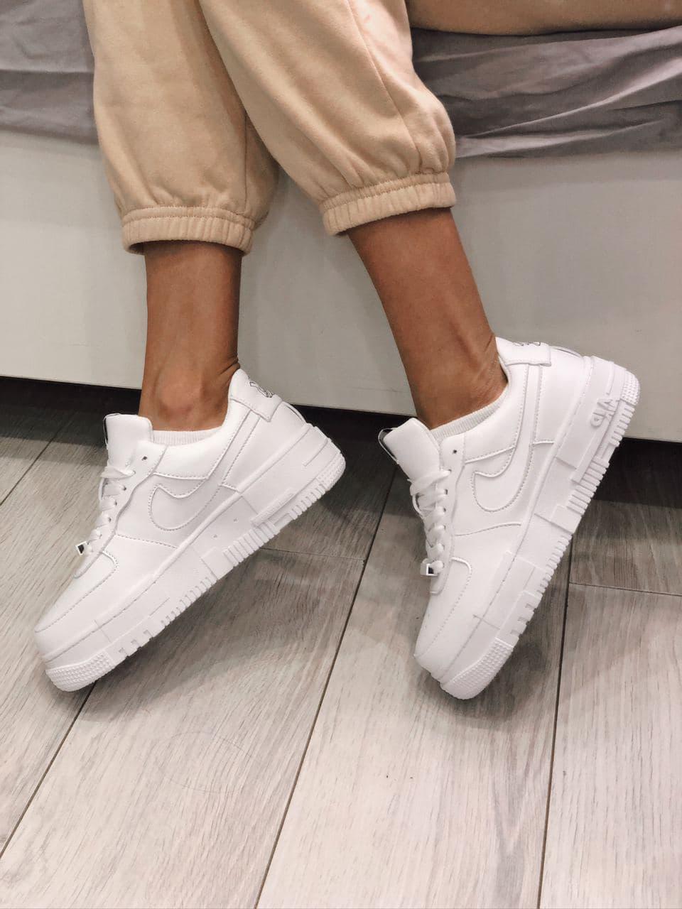 

Женские кроссовки Nike Air Force 1 Pixel White / Найк Аир Форс 1 Пиксель Белые 39, Белый