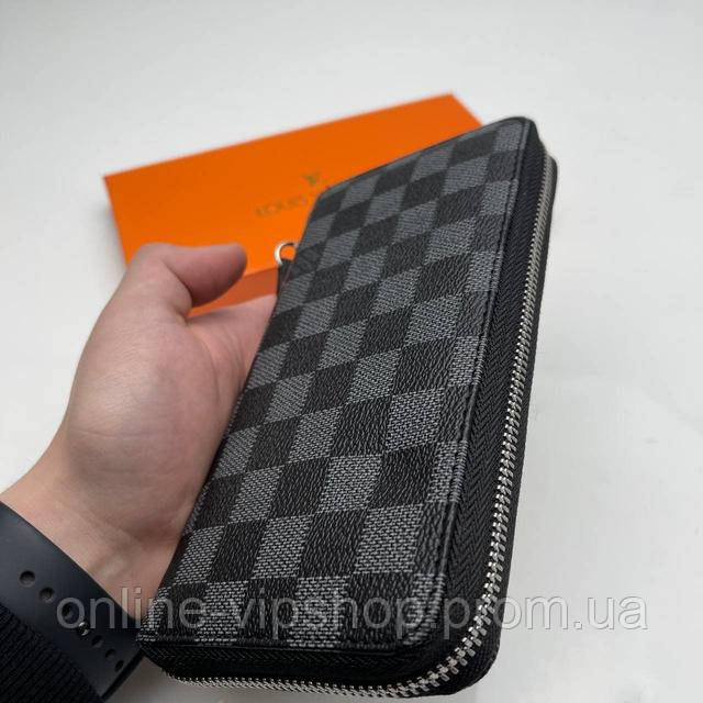 Кошелёк мужской Louis Vuitton серый, на молнии • https://www.thestyle.fun Кошелёк мужской Louis Vuitton серый, на молнии • Наборы мужского белья Днепр • https://www.thestyle.fun