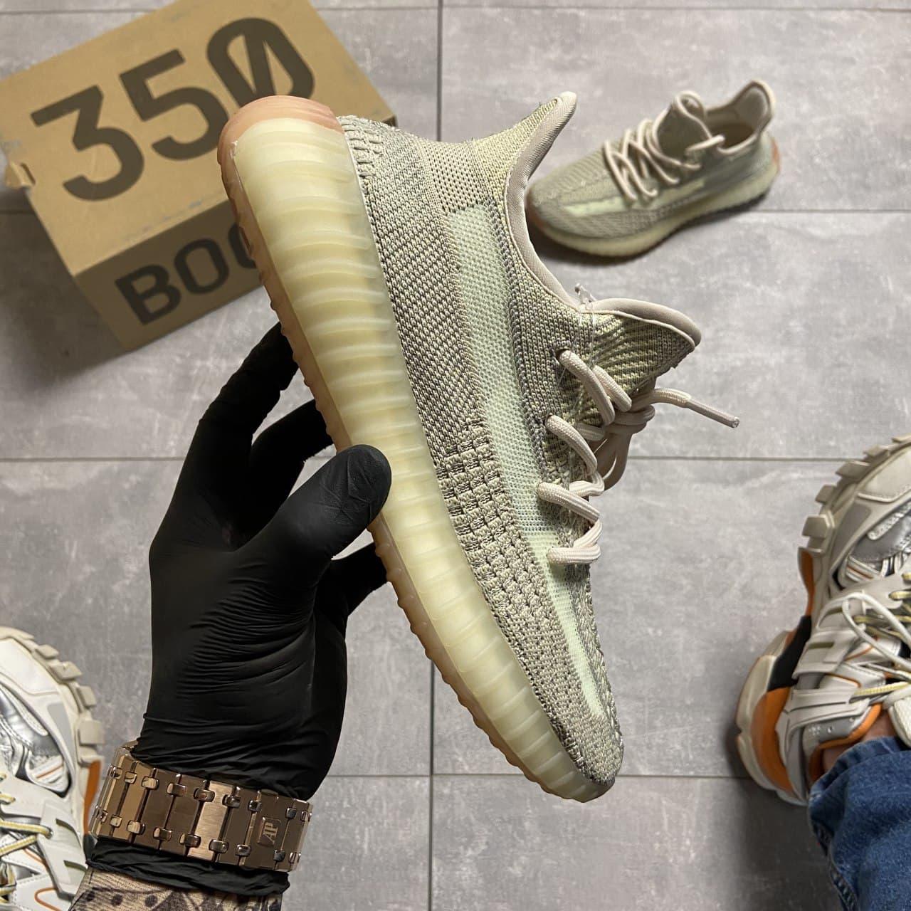 

Женские кроссовки Adidas Yeezy Boost 350 v2 Beige Milk / Адидас Изи Буст 350 в2 Бежевые 40, Бежевый