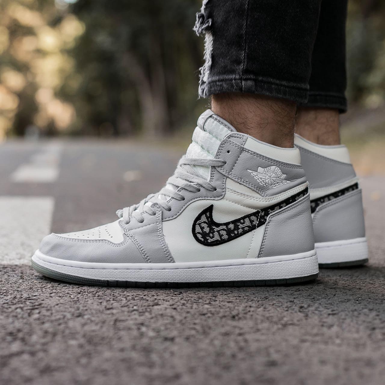 

Женские кроссовки Nike Air Jordan Retro 1 x Dior Grey White / Найк Аир Джордан Ретро 1 Диор Серые Белые 37, Серый