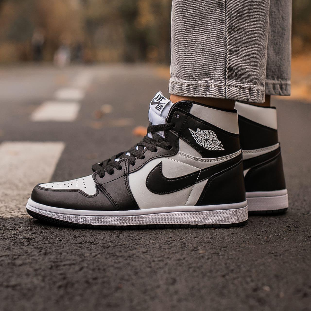 

Мужские кроссовки Nike Air Jordan Retro 1 Black White / Найк Аир Джордан Ретро 1 Черные Белые 43, Черный