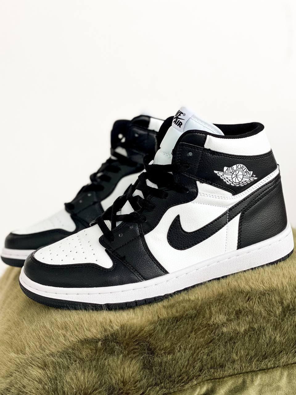 

Мужские кроссовки Nike Air Jordan Retro 1 Black White / Найк Аир Джордан Ретро 1 Черные Белые 41, Черный