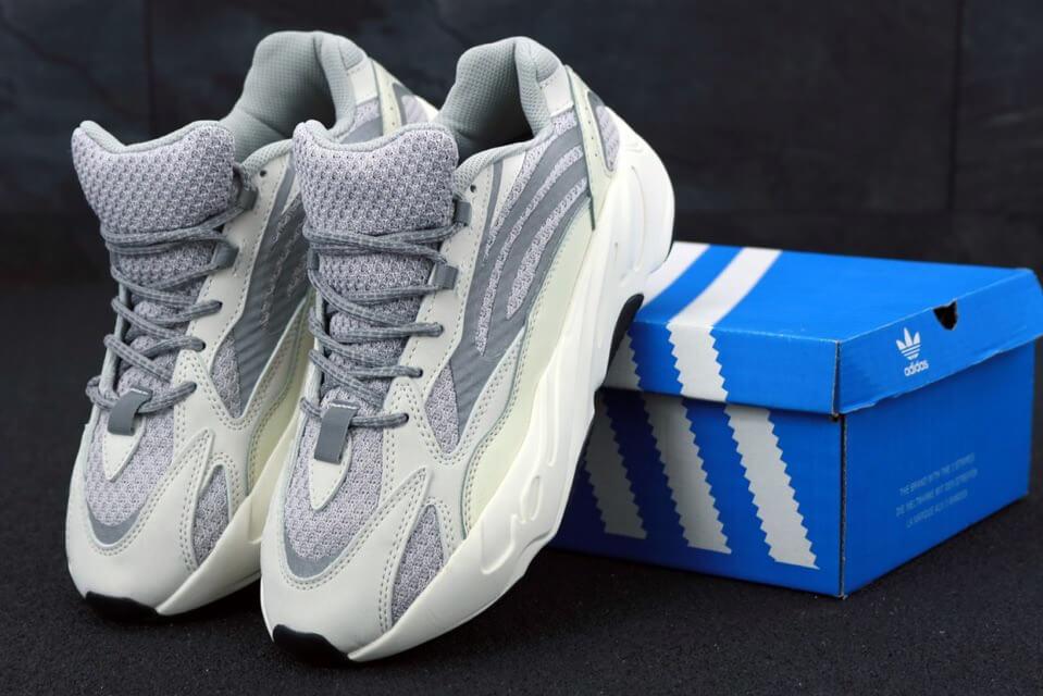 

Мужские кроссовки Adidas Yeezy Boost 700 Static Light Grey (Адидас Изи Буст) светло-серые 39, Серый