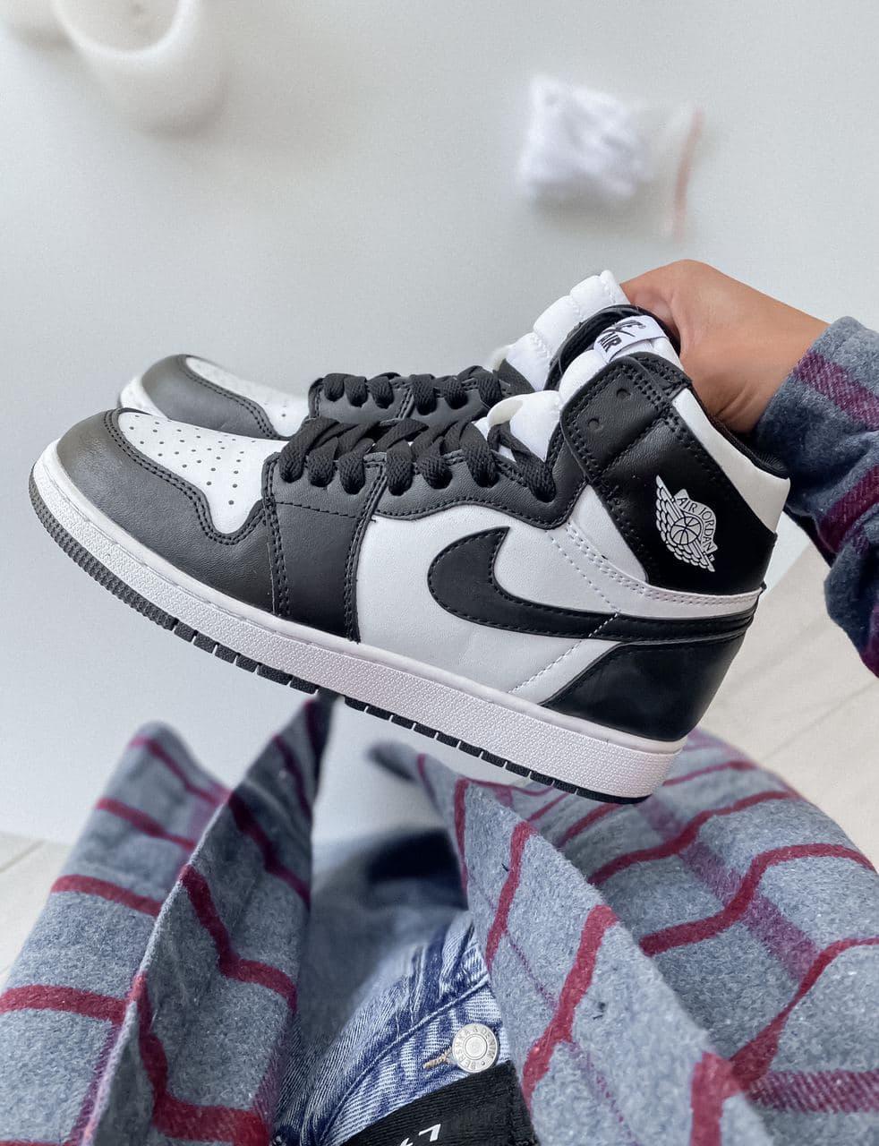 

Мужские кроссовки Nike Air Jordan Retro 1 Black White / Найк Аир Джордан Ретро 1 Черные Белые 43, Черный