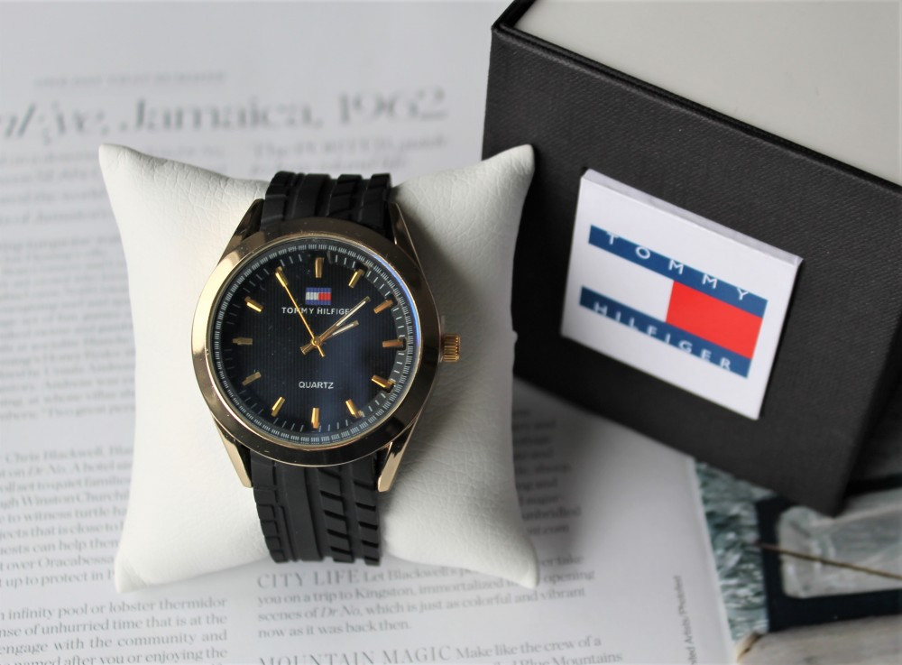 

Часы с силиконовым ремешком Tommy Hilfiger black