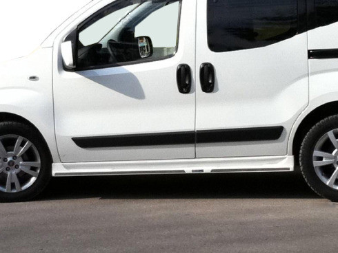 

Fiat Fiorino/Qubo 2008↗ гг. Боковые пороги Сирит (под покраску)