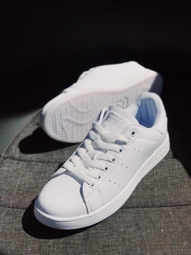 

Adidas Stan Smith Женские осенние белые кожаные кроссовки. Женские кроссовки на шнурках 37, Белый