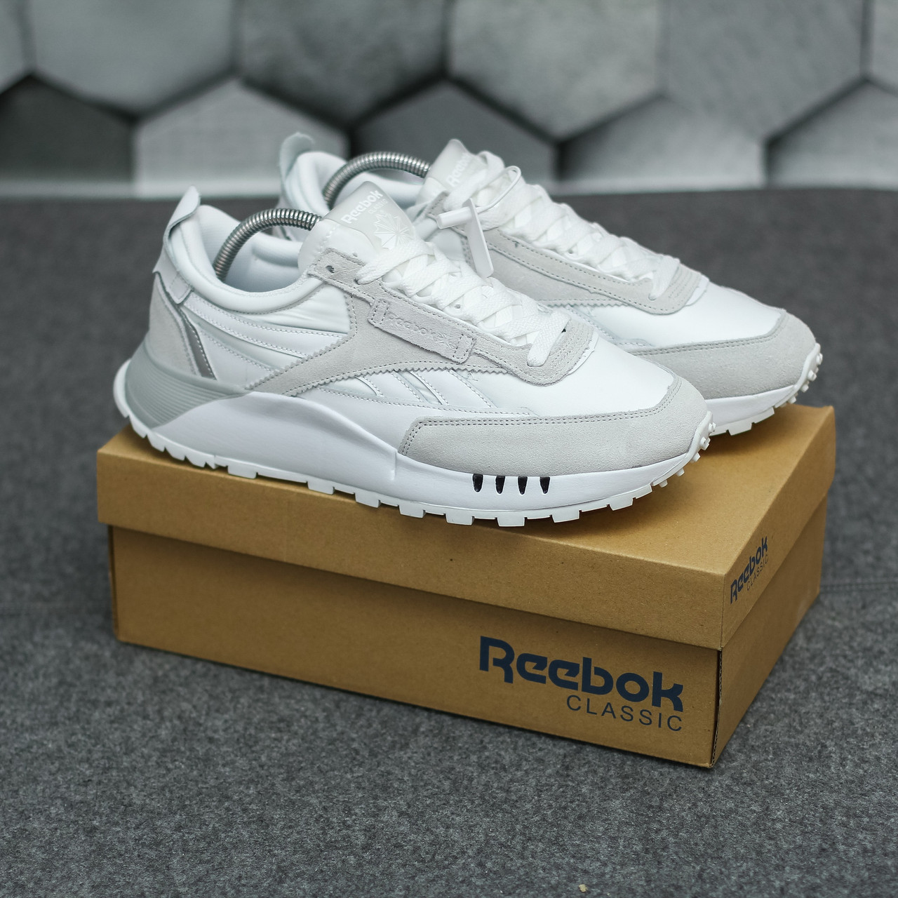 

Кроссовки Reebok leather legacy белые мужские демисезон 44, Белый