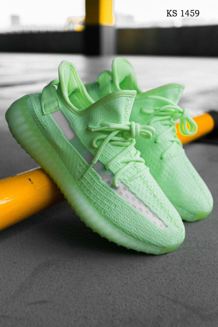 

Мужские кроссовки Adidas Yeеzy Boоst 350 v2 Glow In Dark (зеленые) KS 1459 повседневная спортивная обувь, Зелёный