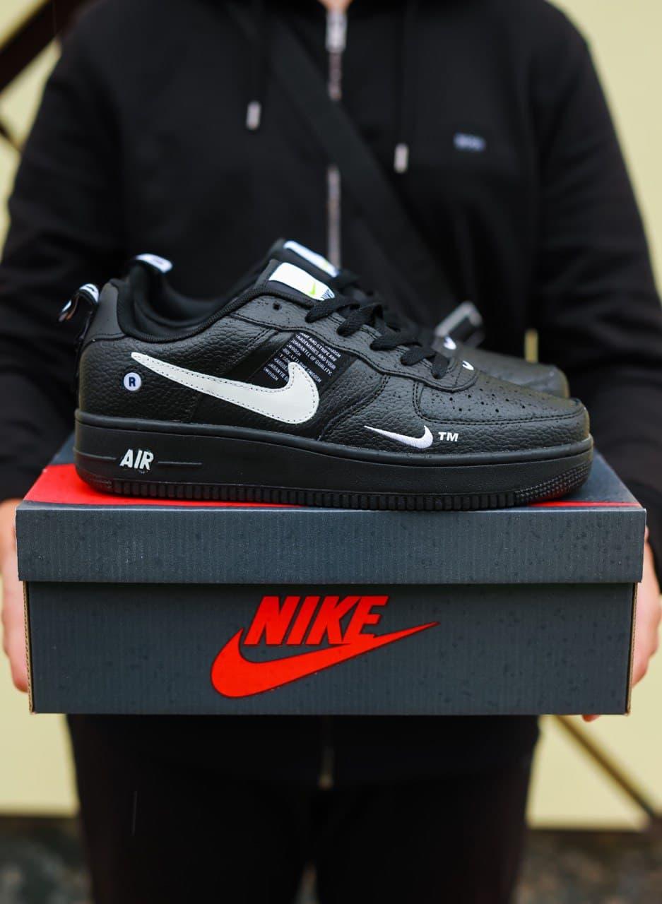 

Женские кроссовки Nike Air Force 1 07 Lv8 Ultra Black / Найк Аир Форс 1 07 Лв8 Ультра Черные 40, Черный