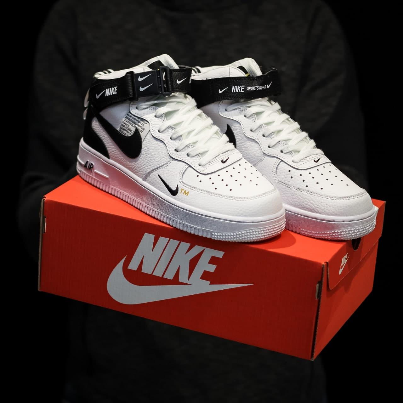 

Мужские кроссовки Nike Air Force 1 07 Lv8 Ultra Hight White Black / Найк Аир Форс 1 07 Лв8 Ультра Белые Черные 42, Белый