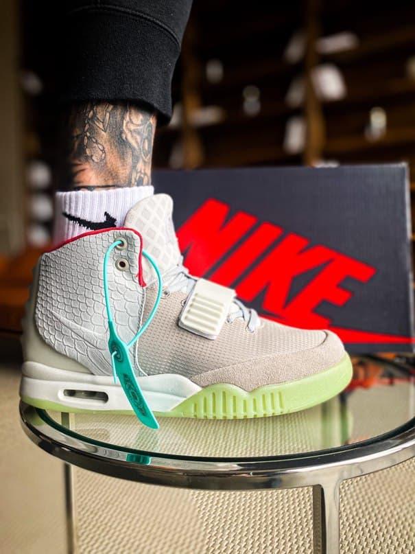 

Мужские Кроссовки Nike Air YEEZY 2 NRG "Wolf Grey"(ААА+)41-42-45, Бежевый