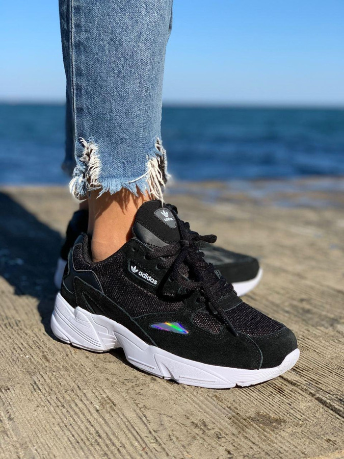 

Кроссовки женские Adidas Falcon Black/White (SD-16)