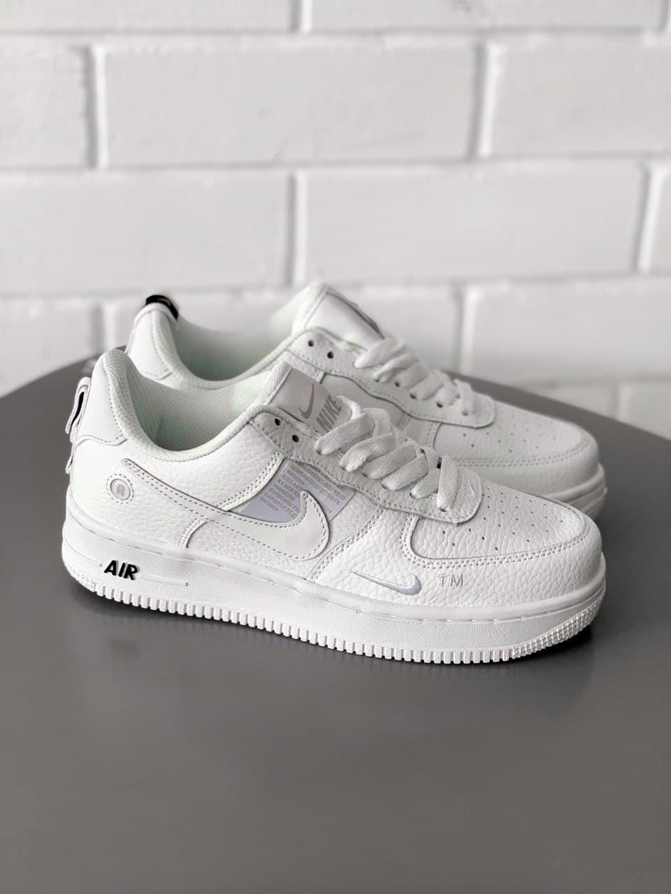 

Женские кроссовки Nike Air Force 1 07 Lv8 Ultra White / Найк Аир Форс 1 07 Лв8 Ультра Белые 39, Белый