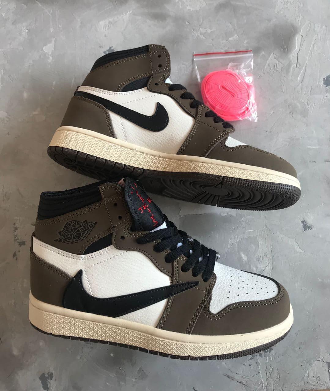 

Женские кроссовки Nike Air Jordan 1 Retro High x Travis Scott / Найк Аир Джордан 1 Ретро Высокие Трэвис Скотт 40, Коричневый