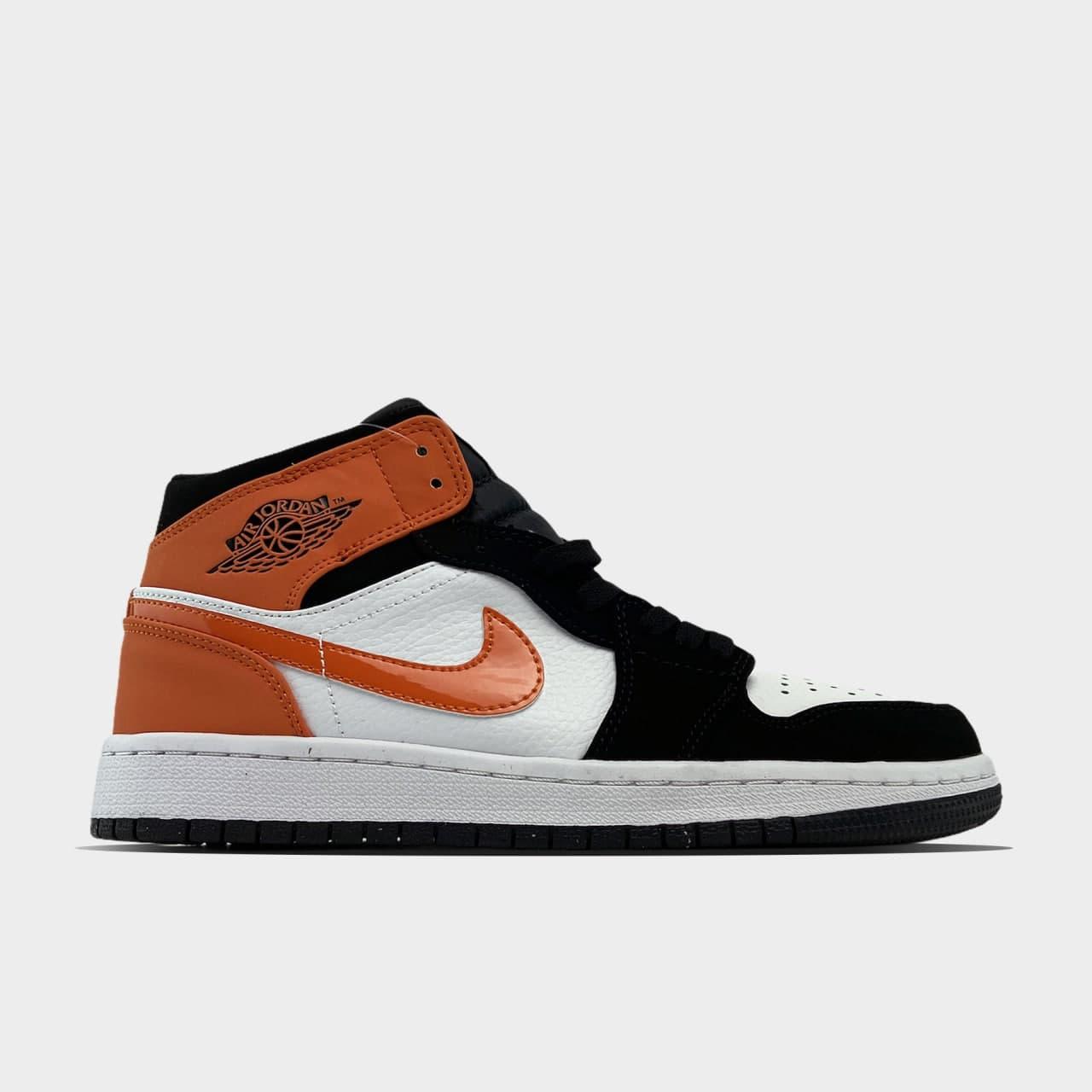 

Женские кроссовки Nike Air Jordan 1 Retro White Black Orange / Найк Аир Джордан 1 Ретро Белые Черные Оранжевые, Разные цвета