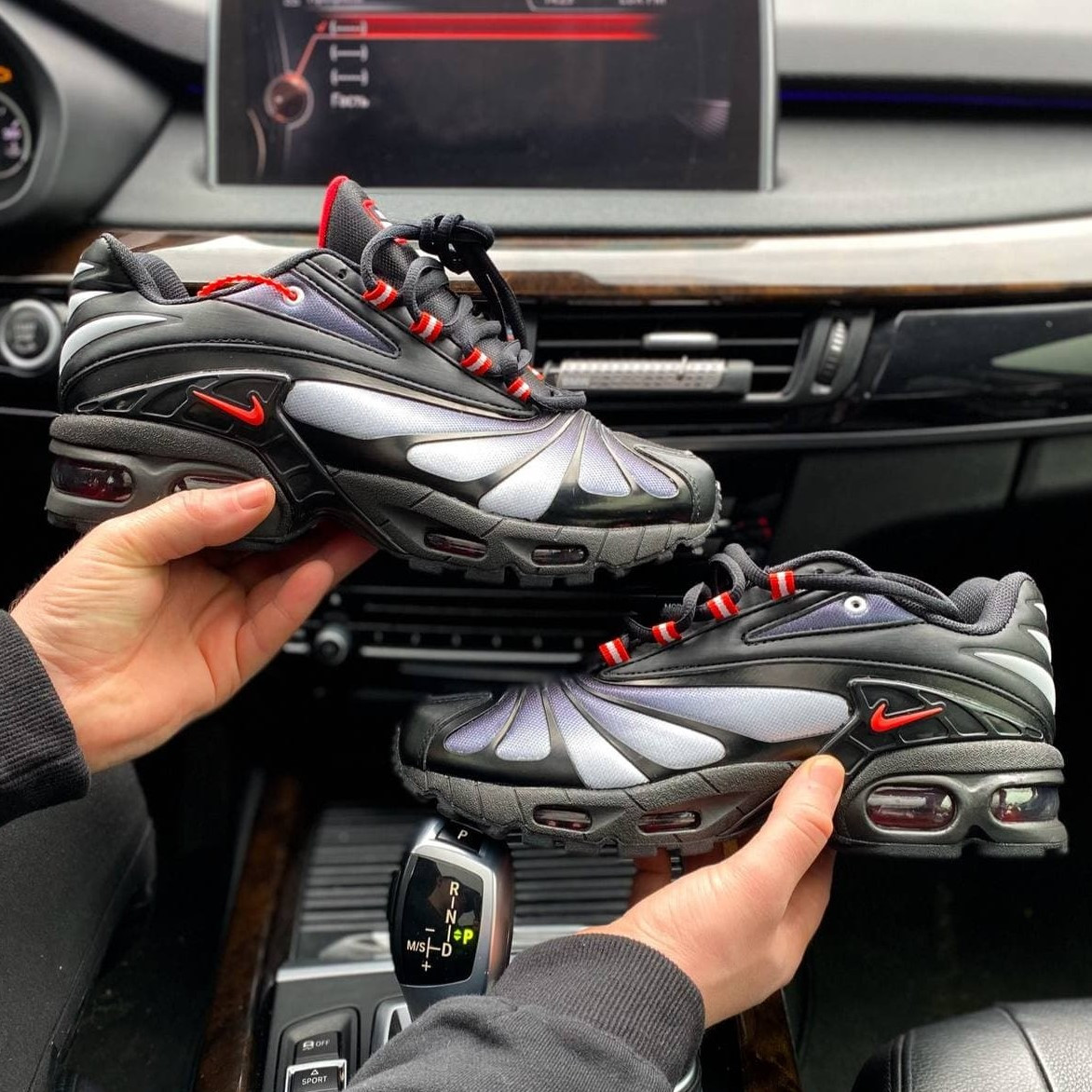 

Nike Air Мax TN Black Red | кроссовки мужские; летние/весенние; черные/красный; спортивные 43, Черный