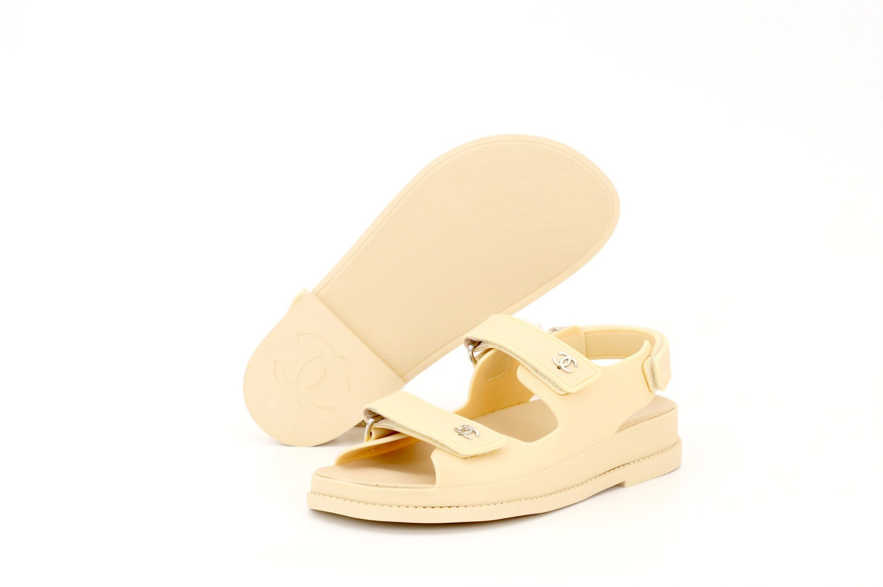 

Сандалии женские Chanel Dad Sandals бежевые, натуральная кожа, прошиты. Код KD-12497 39