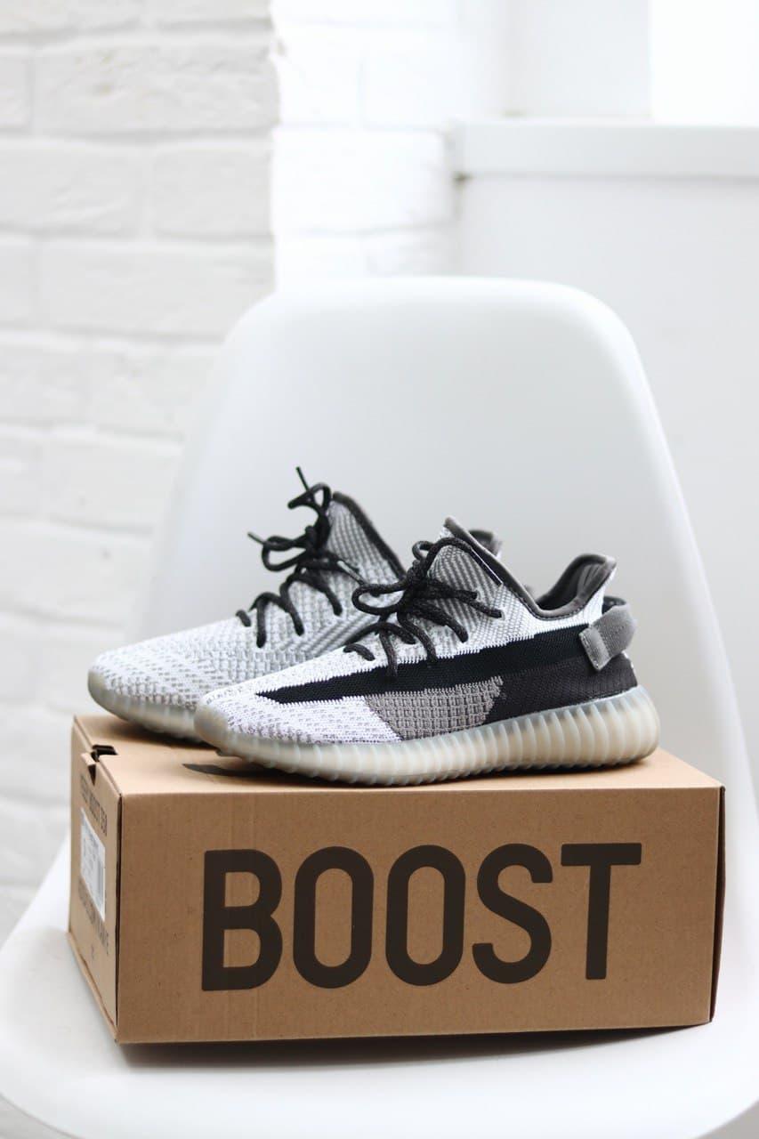 

Мужские кроссовки Adidas Yeezy Boost 350 Static Black White / Адидас Изи Буст 350 Статические Черные Белые 44, Черно-белый