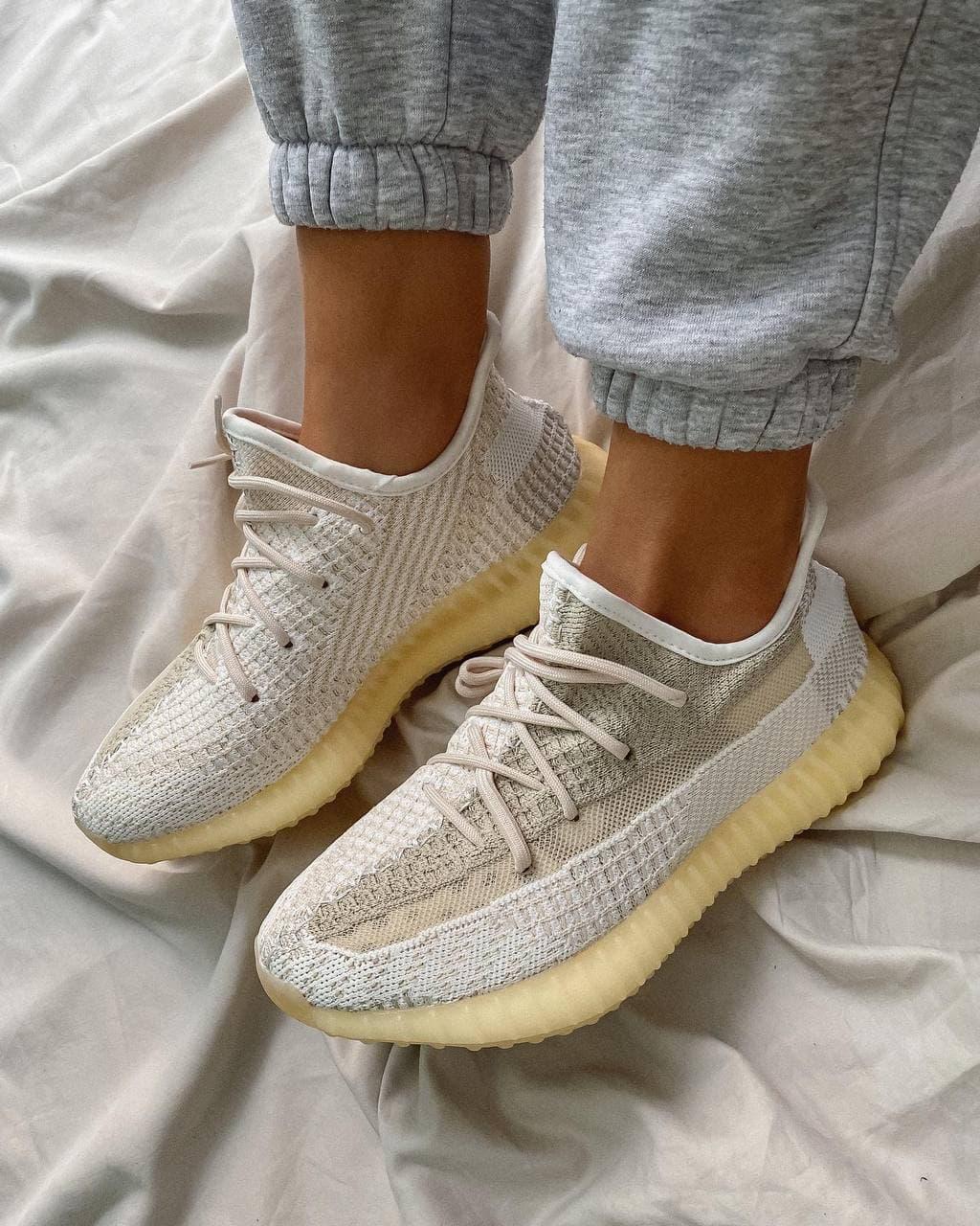 

Женские кроссовки Adidas Yeezy Boost 350 V2 Abez White Beige / Адидас Изи Буст 350 В2 Абез Белые Бежевые 41, Бежевый