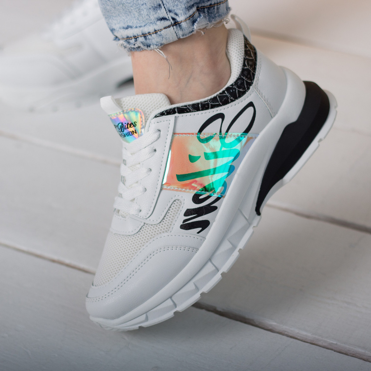 

Кроссовки женские Fashion Akeem 2577 40 размер 25,5 см Белый