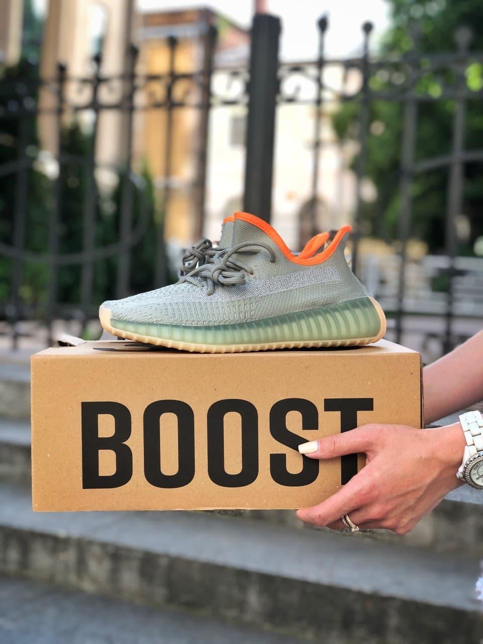 

Мужские кроссовки Adidas Yeezy Boost 350 v2 Desert Sage / Адидас Изи Буст 350 в2 Серые 45, Серый