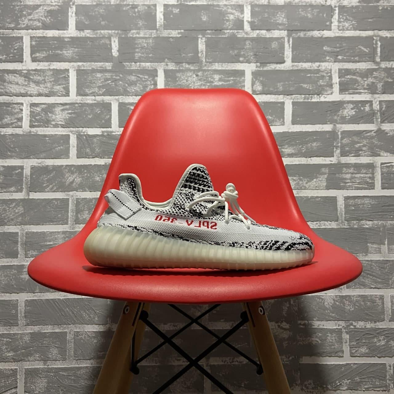 

Мужские Кроссовки Adidas Yeezy Boost 350 V2 Zebra / Адидас Изи Буст 350 В2 Зебра, Черно-белый