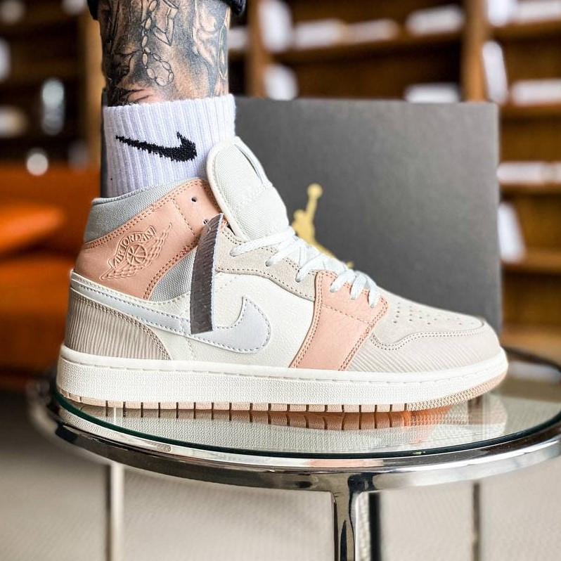 

Nike Air Jordan 1 Mid "Milan" Beige | кроссовки мужские и женские; бежевые; осенние/весенние, Бежевый