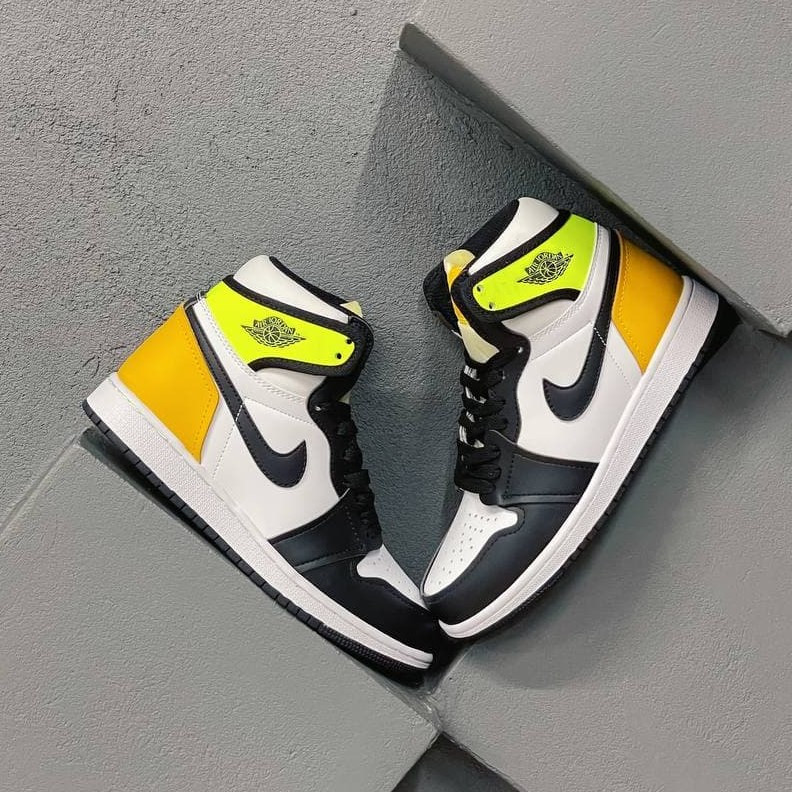 

Nike Air Jordan 1 Retro Yello Black White | кроссовки женские; желтые/черные/белые; осенние/весенние; найк 37, Желтый