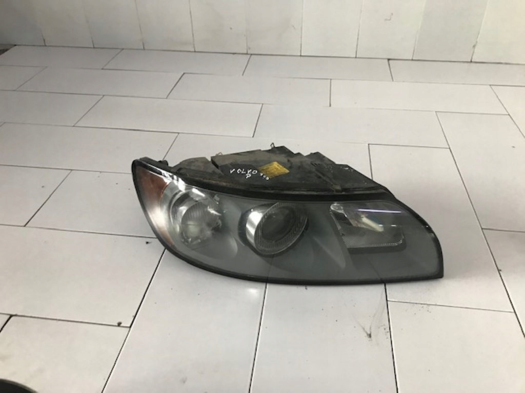 

Фара ПРАВАЯ VOLVO V50 30698849 под заказ 2-4