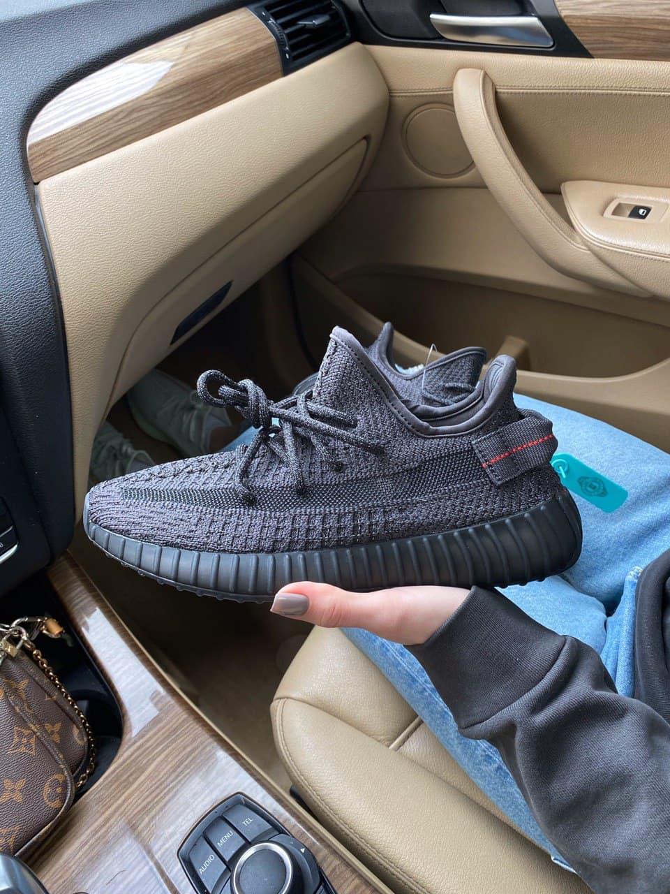 

Мужские кроссовки Adidas Yeezy Boost 350 v2 Black Static / Адидас Изи Буст 350 в2 Черные Рефлективные 44, Черный