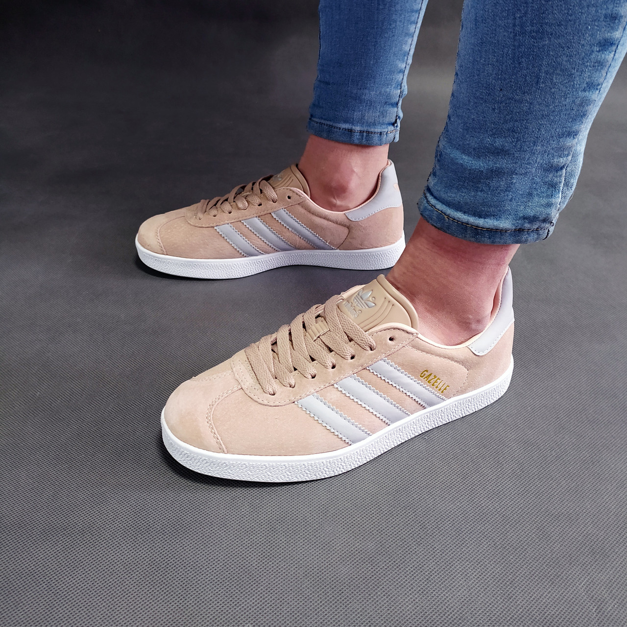 

Женские кроссовки Adidas Gazelle пудра, Персиковый